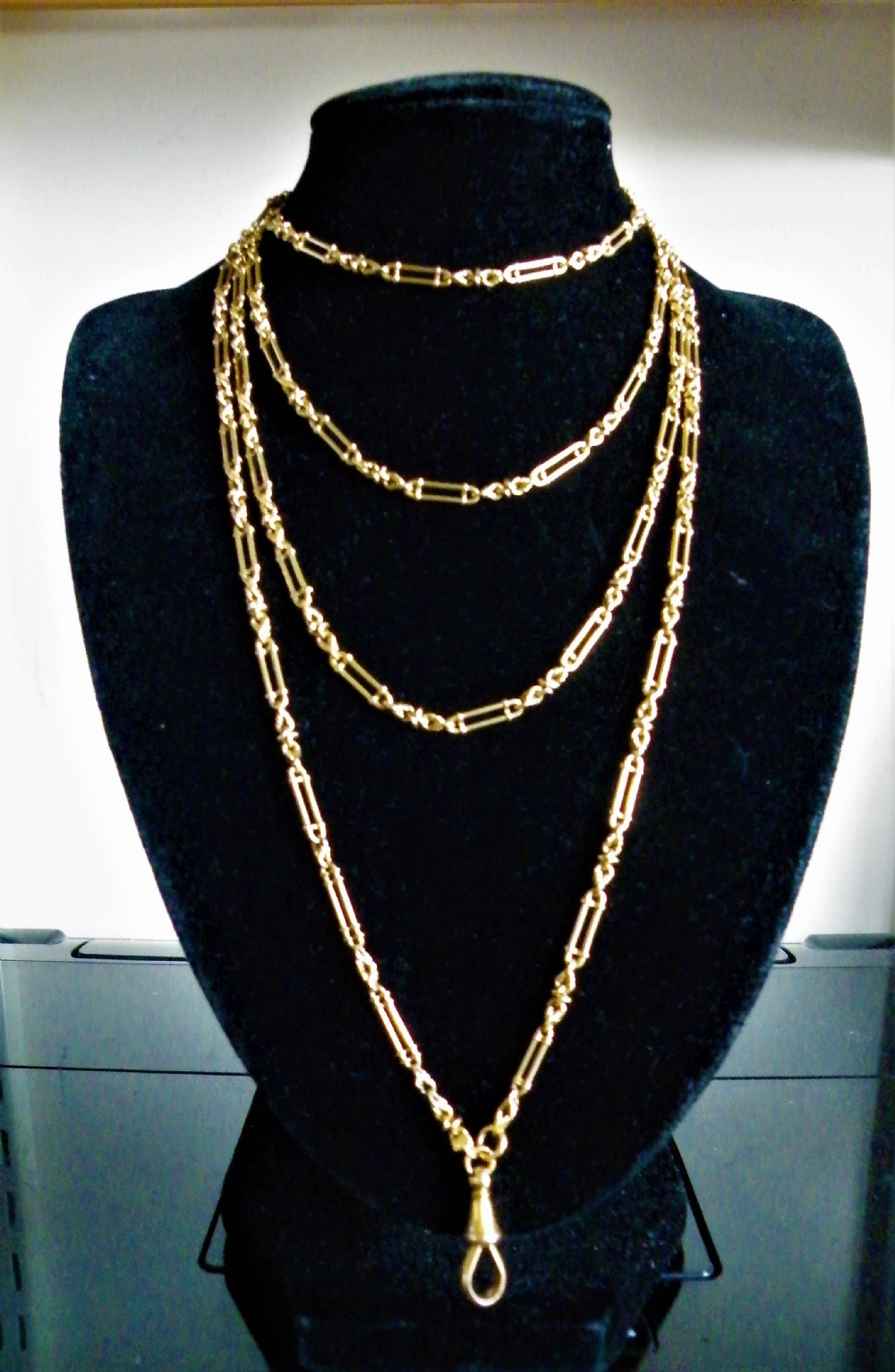 a superb early 19th century 15 carat solid gold ladies muff guard chain 60 inches long weighs 494 grams