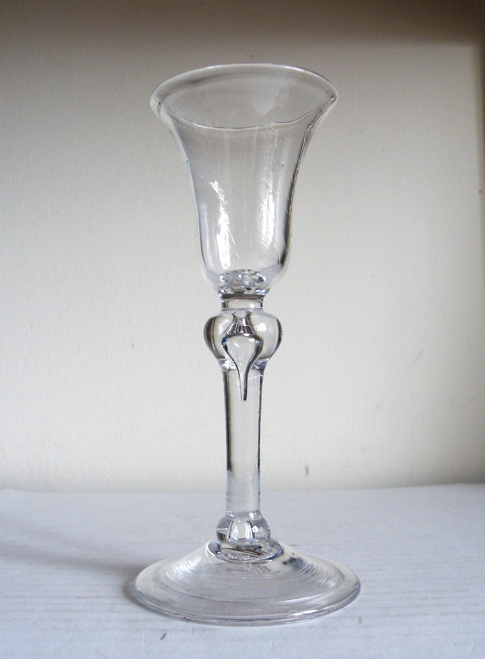 a pleasing 18th century balustroid stem wine glass